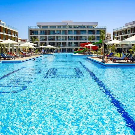 Modern Studio Flat With Pool Near Beach, Iskele דירה *
